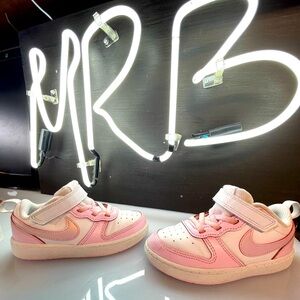 Nike Court Borough Low